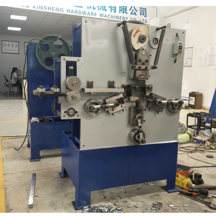 New Design PP Strapping Clip Making Machine